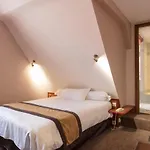 Logis Restaurant A L'etoile Wingersheim-les-Quatre-Bans