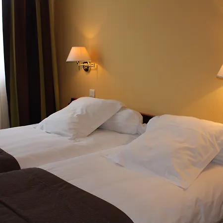 Logis Restaurant A L'etoile Отель 3*