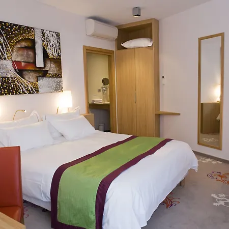 Отель Logis Restaurant A L'etoile 3*