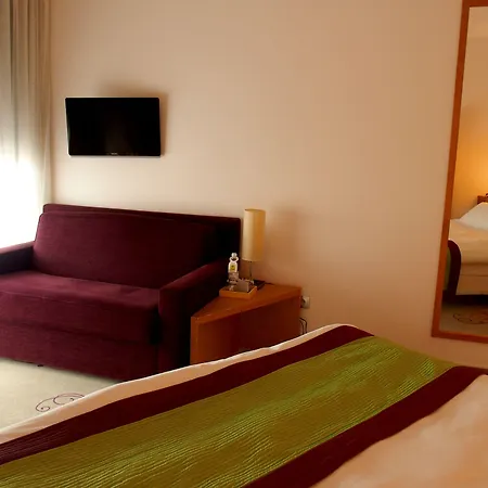 Отель Logis Restaurant A L'etoile 3*