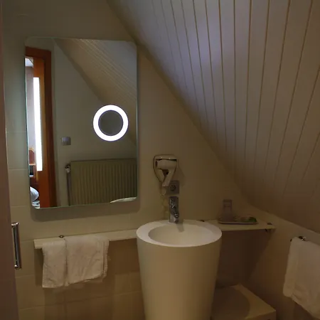 Logis Restaurant A L'etoile Hotel