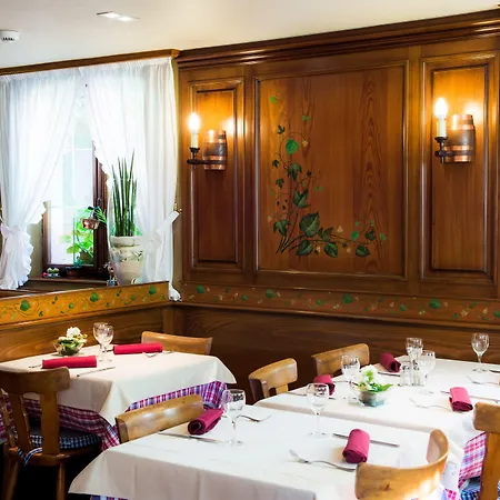 Logis Restaurant A L'etoile Hotel 3*