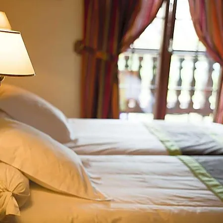 Logis Restaurant A L'etoile Hotel 3*