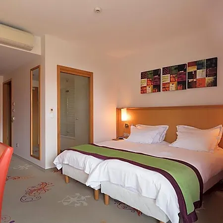 Logis Restaurant A L'etoile Hotel