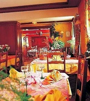Logis Restaurant A L'etoile Отель 3*