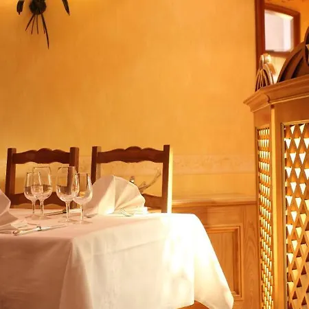 Hotell Logis Restaurant A L'etoile 3*