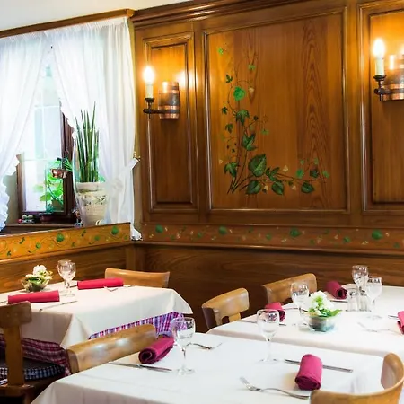 Hotell Logis Restaurant A L'etoile 3*
