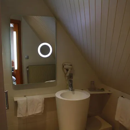 Logis Restaurant A L'etoile Hotel