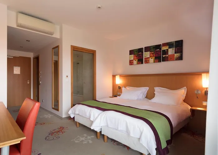 Logis Restaurant A L'etoile Hotell 3*